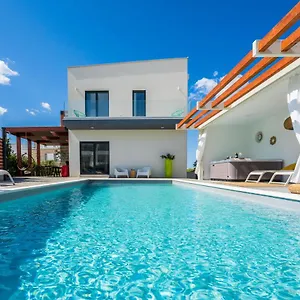 Olea With Heated Pool And Jacuzzi Villa