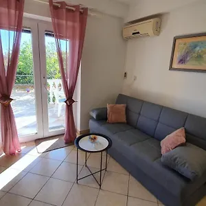Nevenka , Krk Town Kroatien